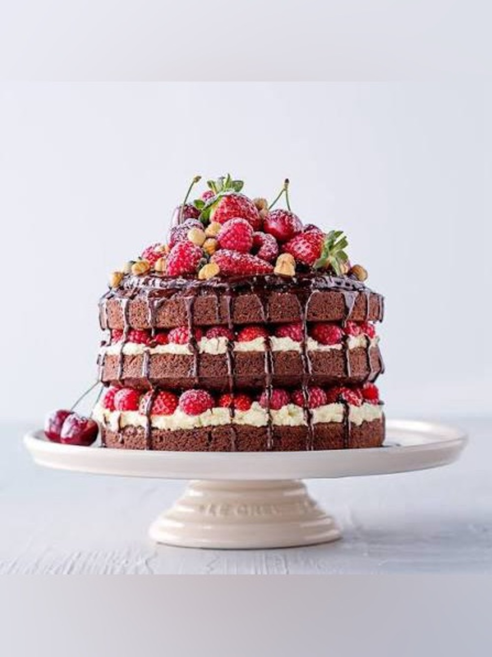 NEW Le Creuset White Footed Cake Stand